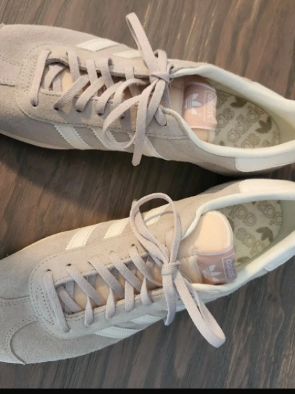 ADIDAS GAZELLE SNEAKERS TAN Men’s 9 1/2 EUC